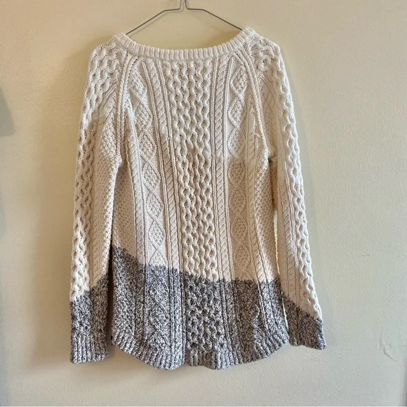 Like new L.L. Bean Cream and Gray Crew Neck Sweater with Cable Knit Small - Picture 4 of 9